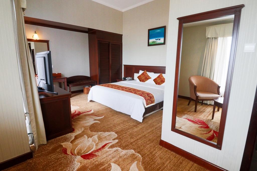 Combo 3N2Đ Sài Gòn Quy Nhơn Hotel 4* + Vé máy bay khứ hồi