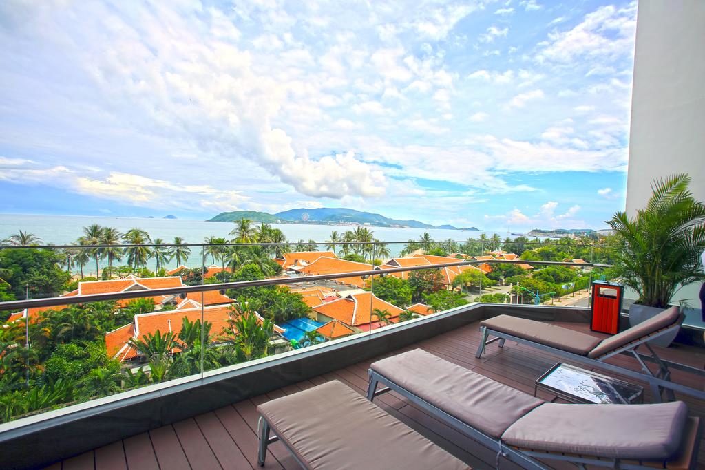 Combo 3N2Đ Queen Ann Nha Trang Hotel 5* + Vé máy bay khứ hồi