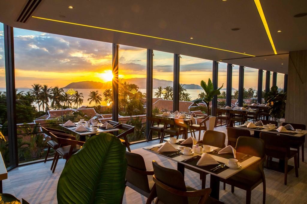 Combo 3N2Đ Queen Ann Nha Trang Hotel 5* + Vé máy bay khứ hồi