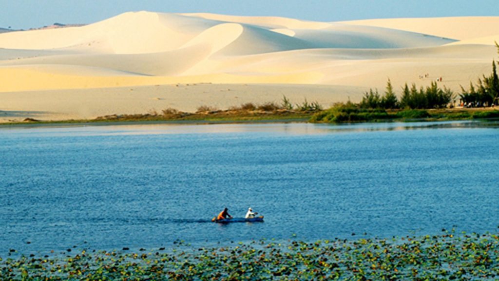 Bàu Trắng - Bàu Sen