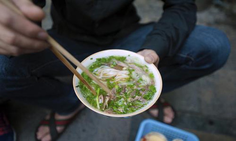 Phở bưng Hàng Trống