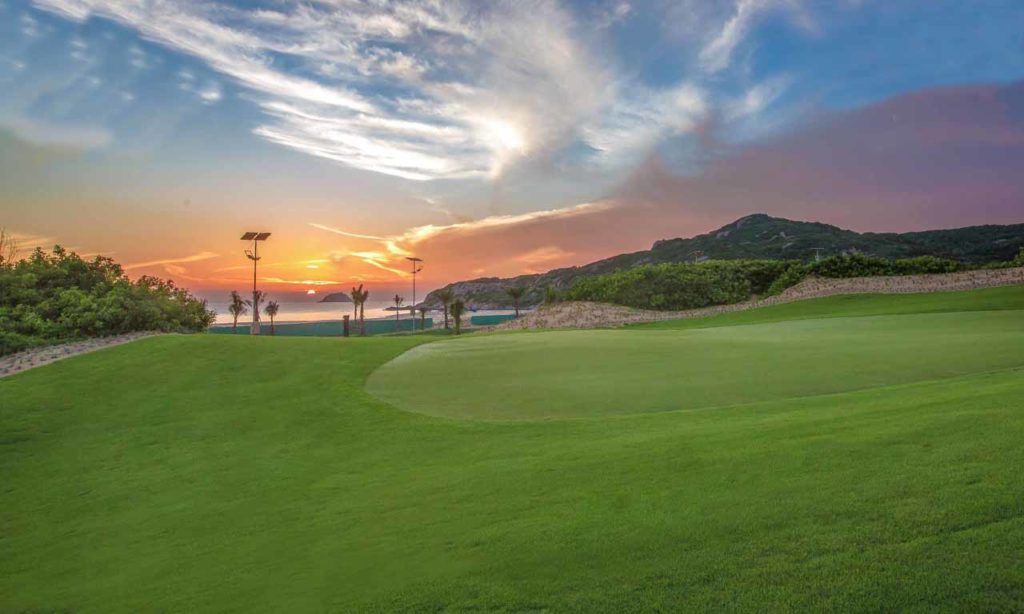 KN Paradise Golf Cam Ranh