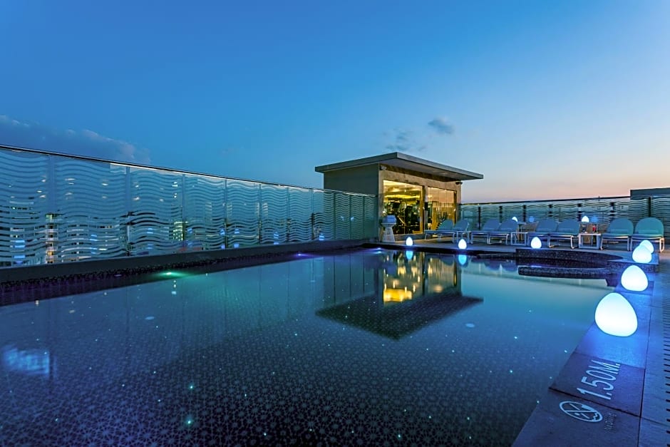 centra-by-centara-avenue-hotel-pattaya